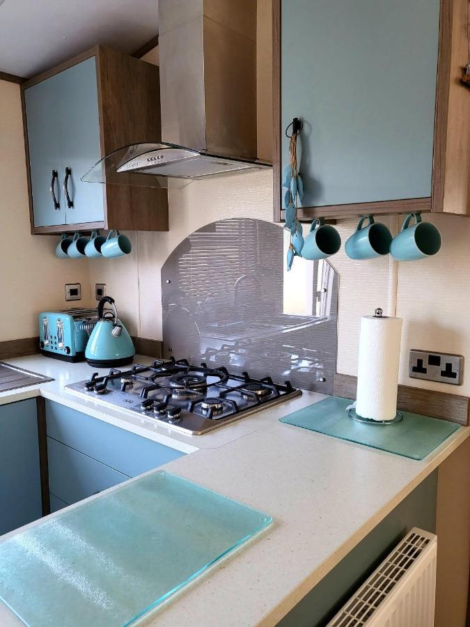 Luxury Woodland Retreat Holiday Home - Shorefield Country Park Downton  ภายนอก รูปภาพ