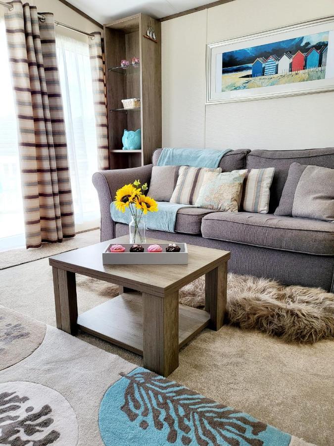 Luxury Woodland Retreat Holiday Home - Shorefield Country Park Downton  ภายนอก รูปภาพ